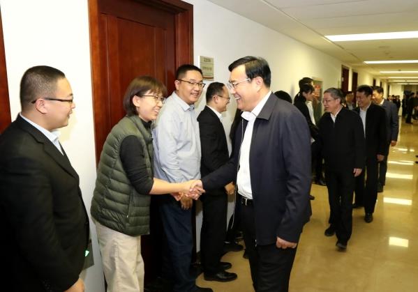02省联社领导看望慰问一线员工_副本